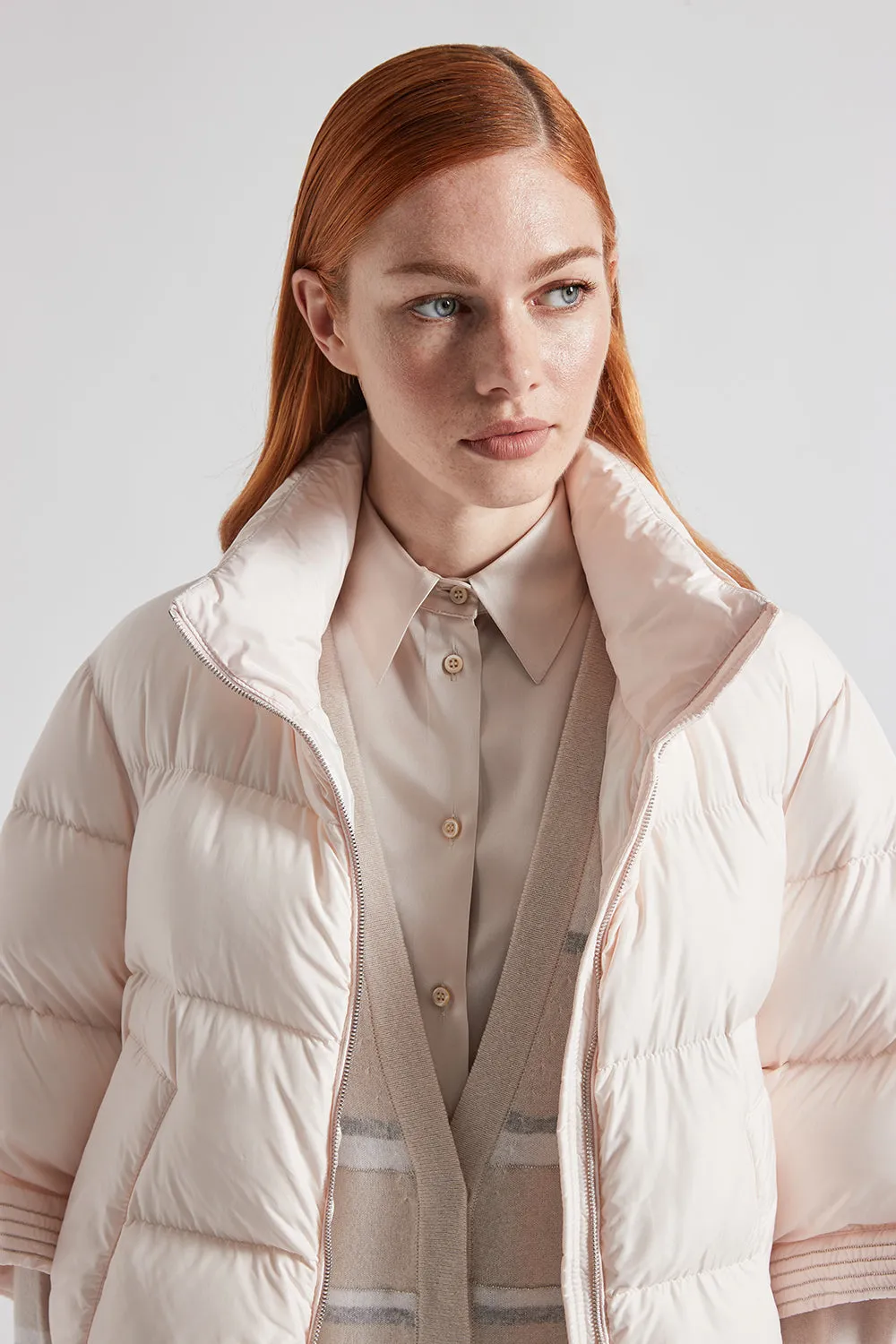 Three-quarter-sleeved drip-proof short down jacket