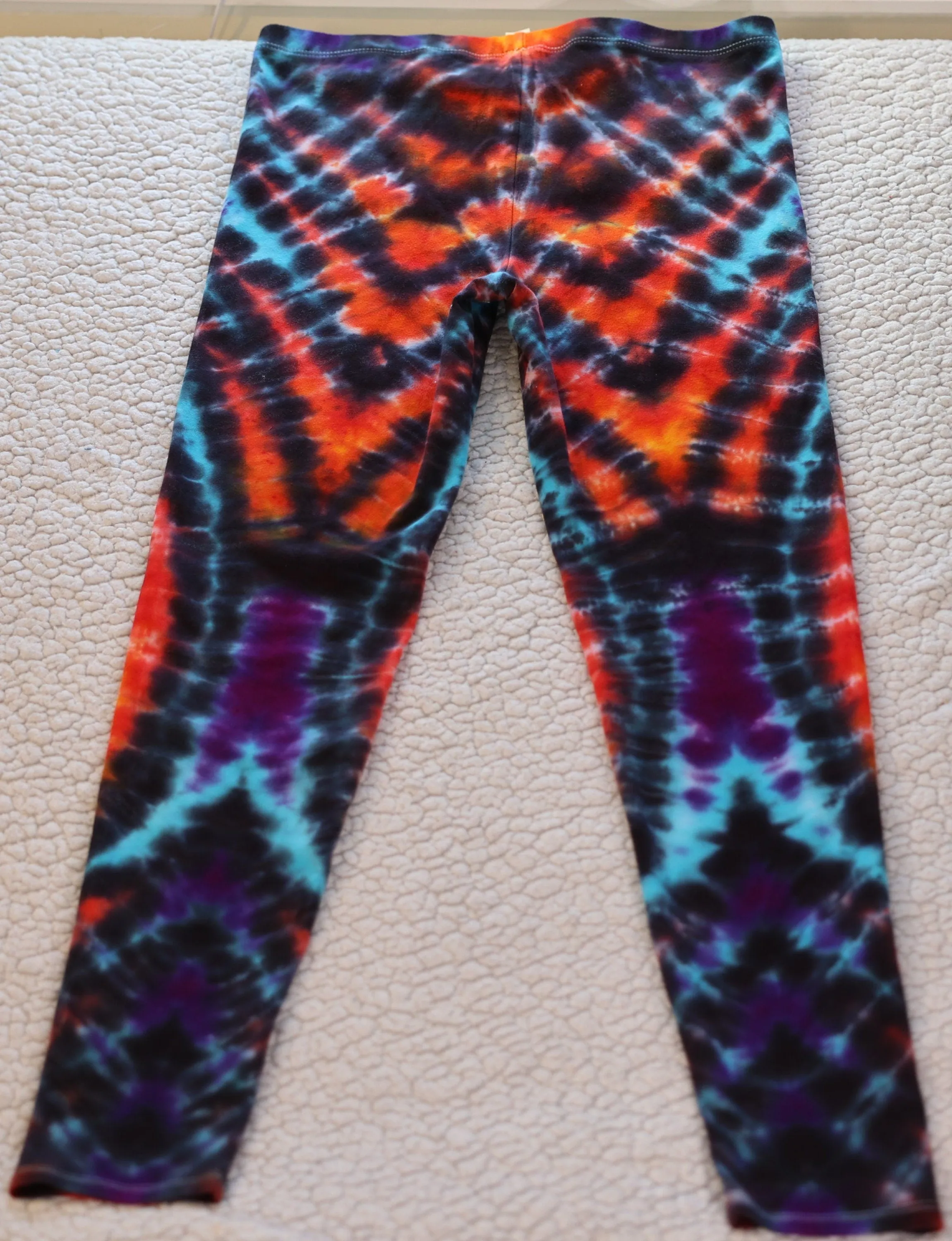 Vibrant XL Wig Wag Tie Dye Leggings - Colorful, Comfortable & Trendy